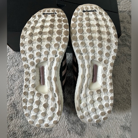 Women’s Adidas Ultra Boost DNA - Picture 4 of 6